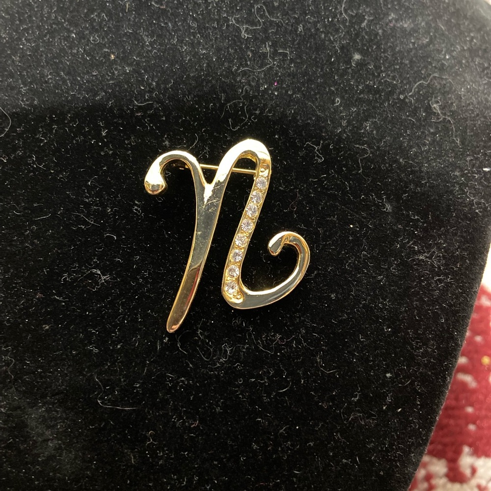 Cursive Initial N Monogram Brooch Pin Gold Tone